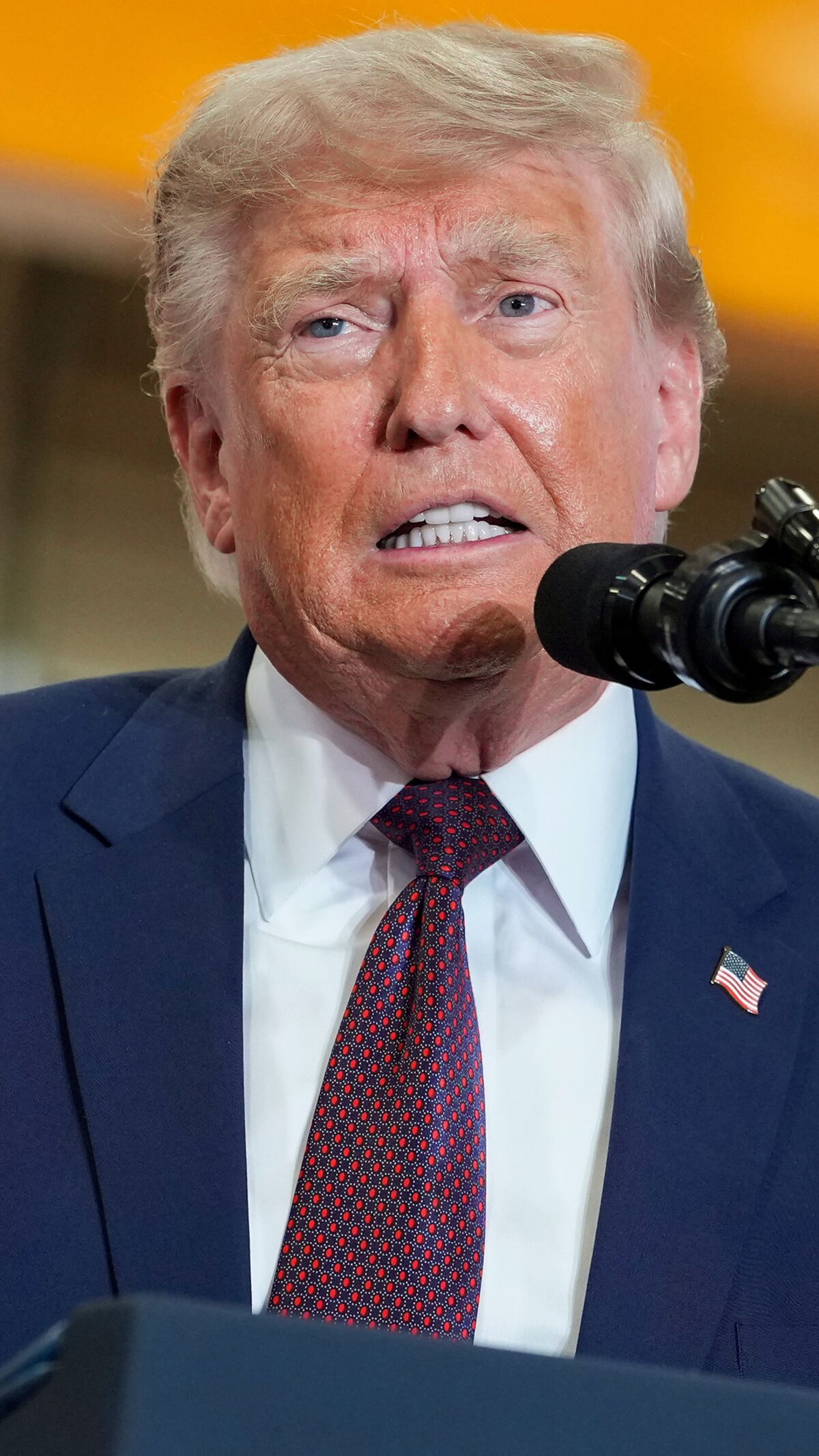 Дональд Трамп сообщил о доходах в 1,4 миллиарда долларов от криптовалют в 2025 году.