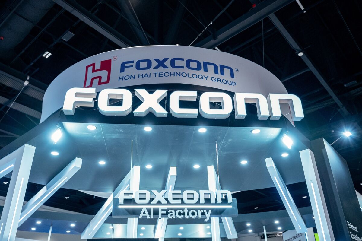 Hon Hai удивляет: продажи взлетели на 40% благодаря AI!