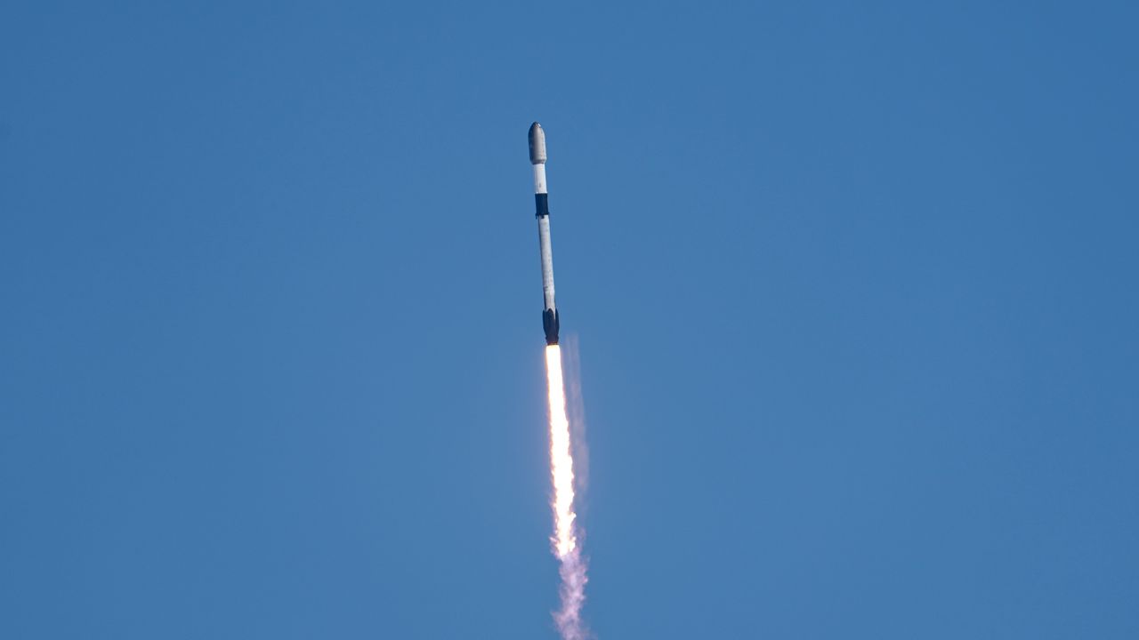 SpaceX вновь удивляет: 24 спутника Starlink на орбите!