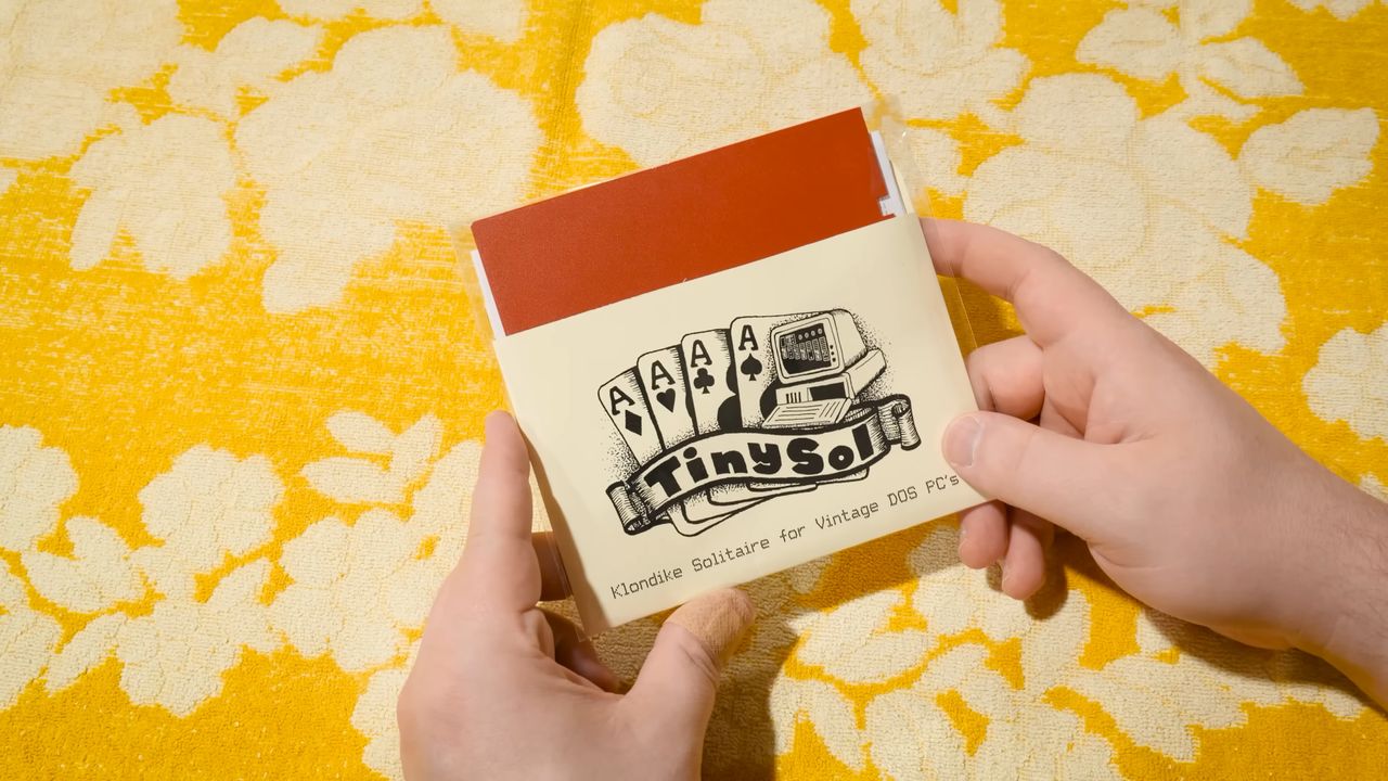 TinySol: игра, которую можно загрузить из QR-кода!