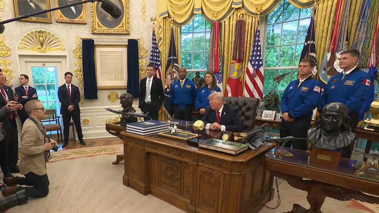 Трамп наградит астронавтов Artemis II медалью за космические заслуги!