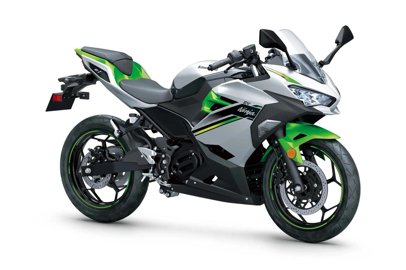 Новый Kawasaki Ninja e-1 2027 вызывает недоумение с мощностью всего 7 л.с.!