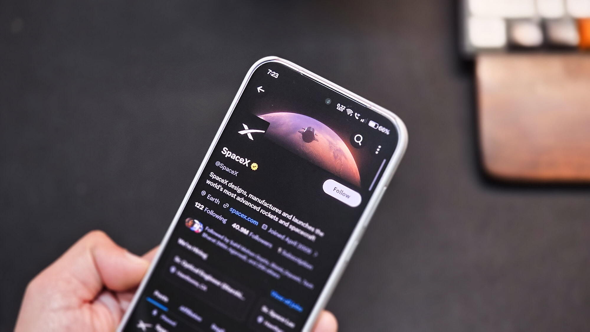 Илон Маск опроверг слухи о «умном» смартфоне от SpaceX!